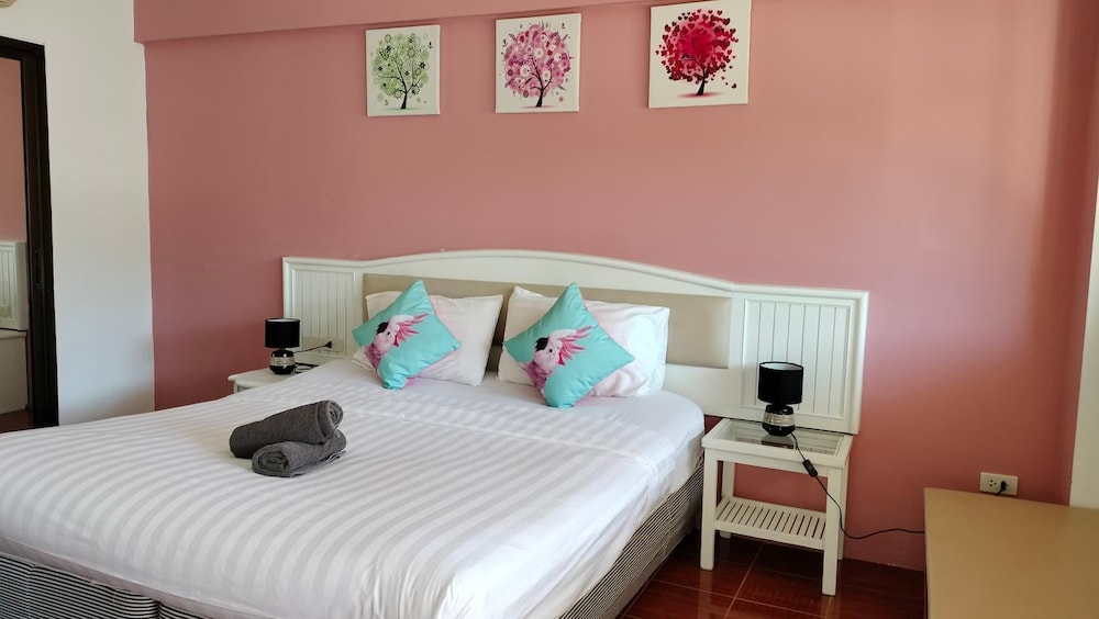 Deluxe Double Room - Pool View