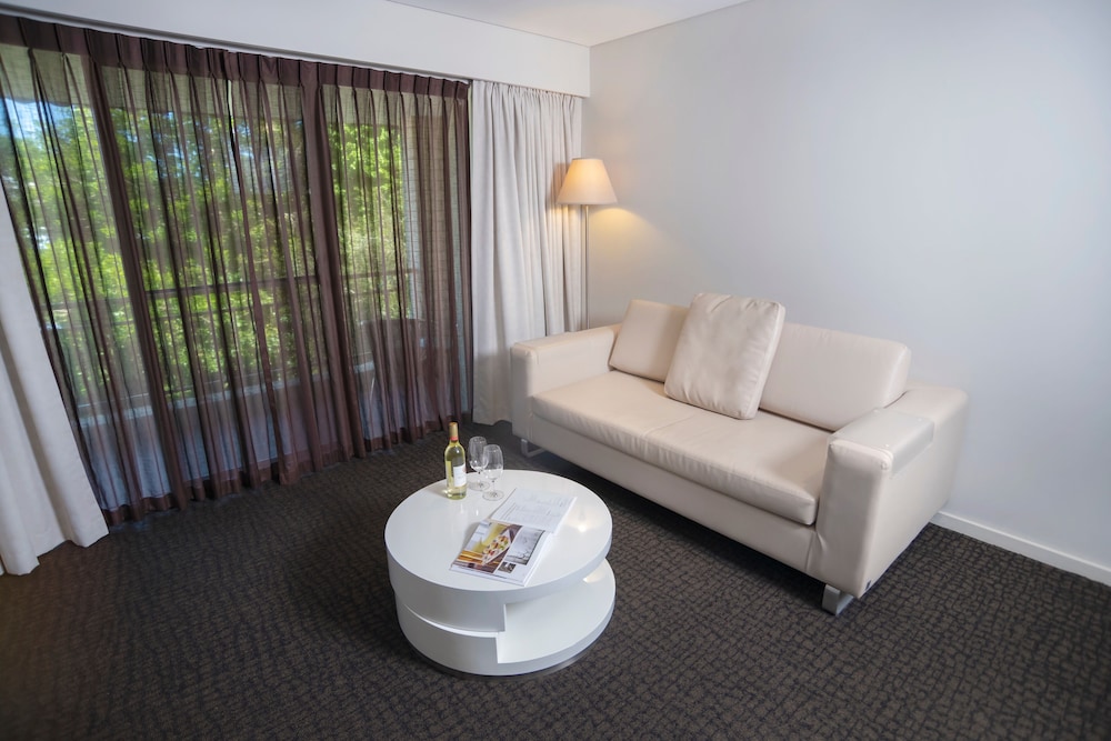 Superior King Suite photo 3