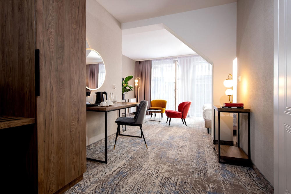 Standard Double or Twin Room - Photo 5