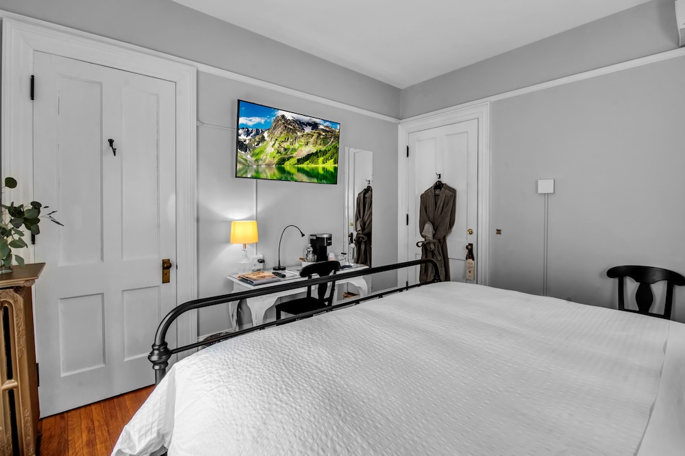 Fulton Suite photo 3