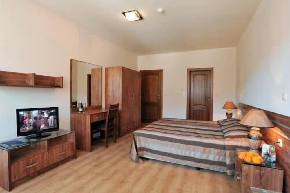 Comfort Double or Twin Room photo 3