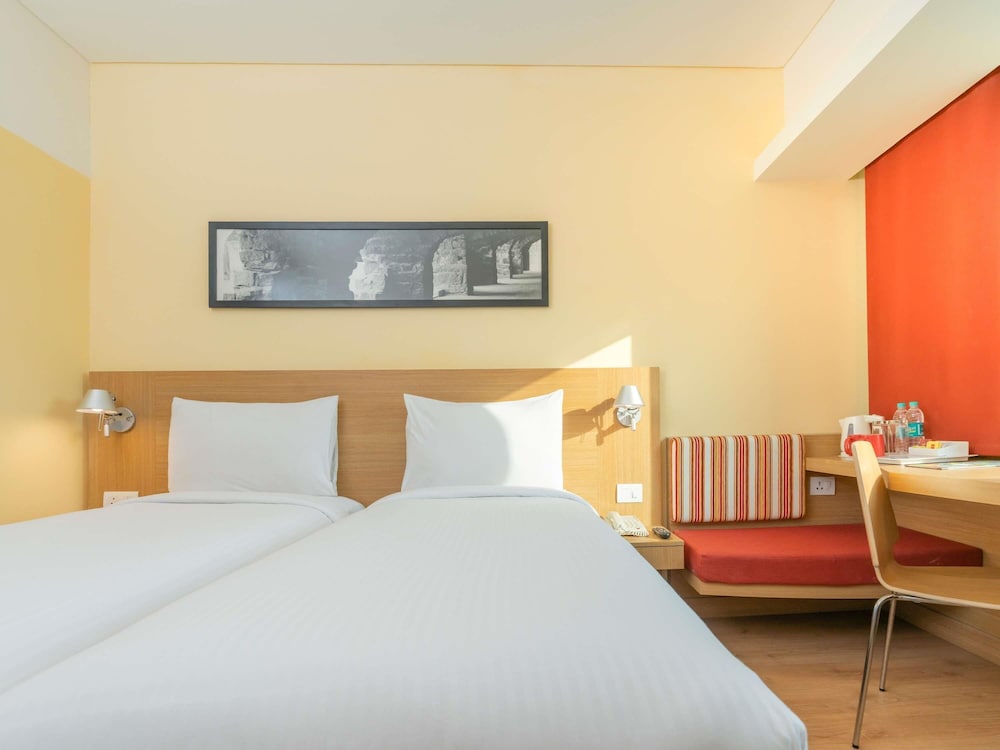 Superior Room, 2 Twin Beds photo 3