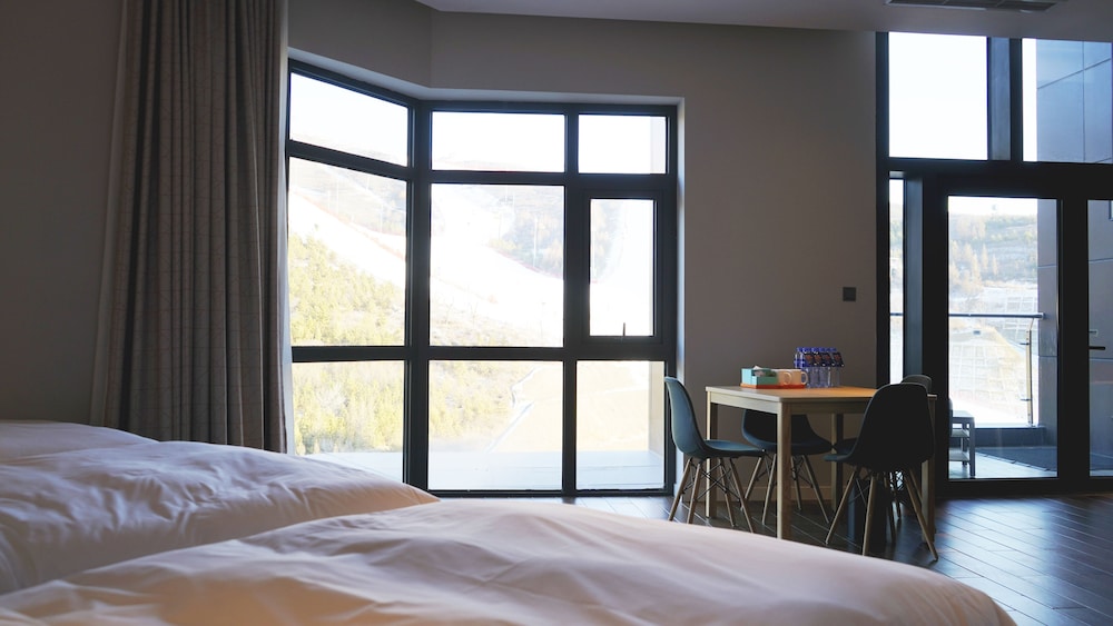 Junior Suite, 3 Twin Beds - Photo 5