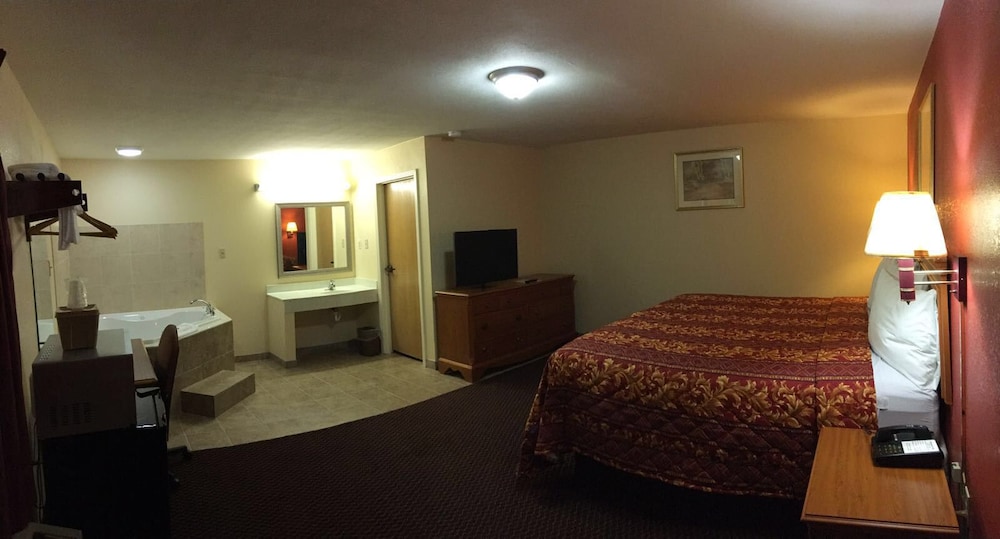 Classic Suite, 1 King Bed, Non Smoking, Jetted Tub