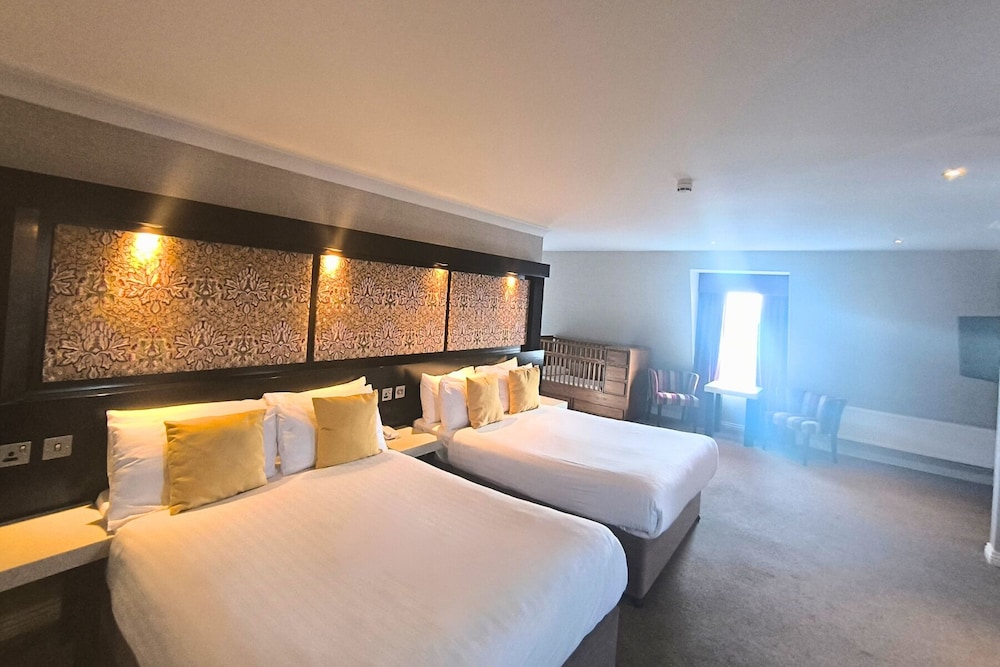 Deluxe Family Suite - 2 Double Beds & 1 Single Bed - Photo 5