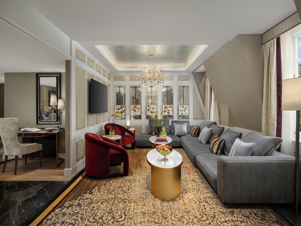 Suite (Roosevelt)