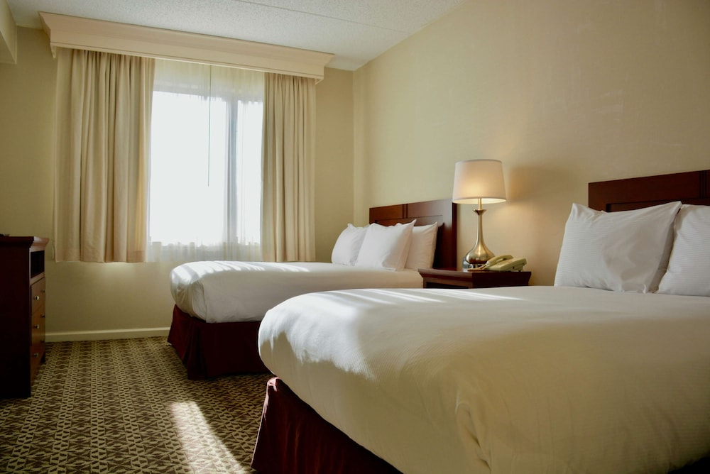 Suite, 2 Double Beds, Non Smoking - Photo 2