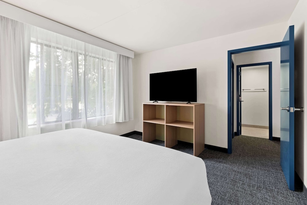 Suite, Multiple Beds - Photo 2
