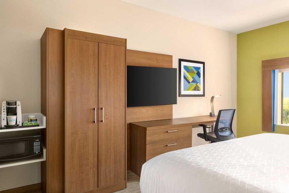 Standard Room, 1 King Bed (Hear, Transfer Shwr) photo 1