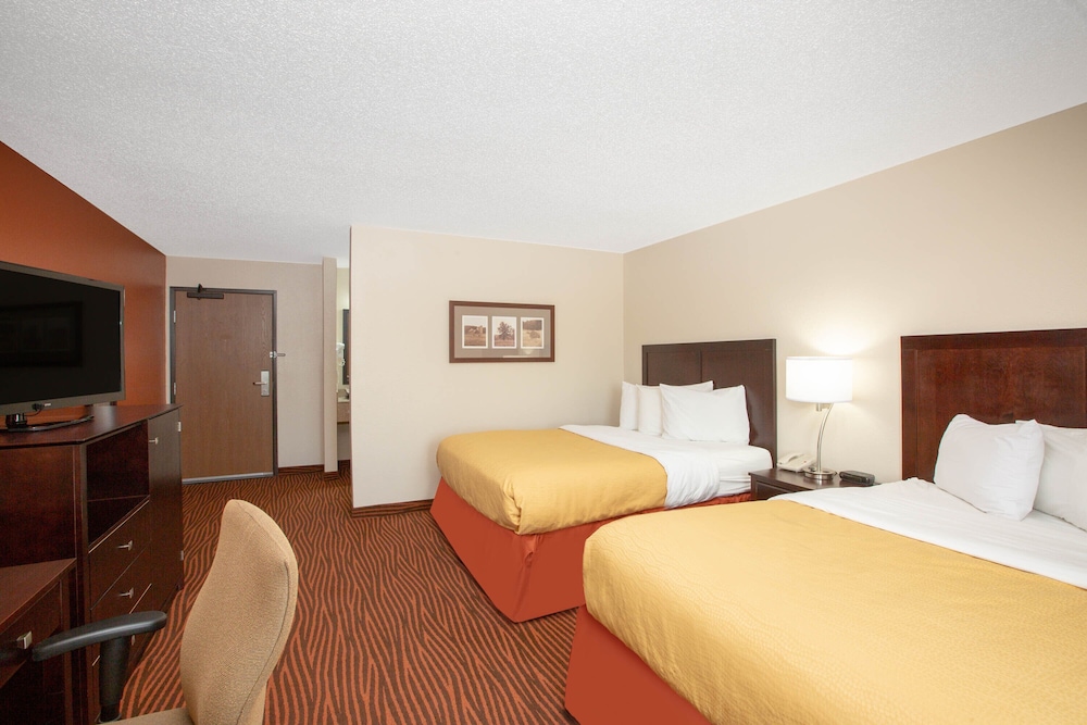 Room, 2 Queen Beds, Accessible, Non Smoking - Photo 3