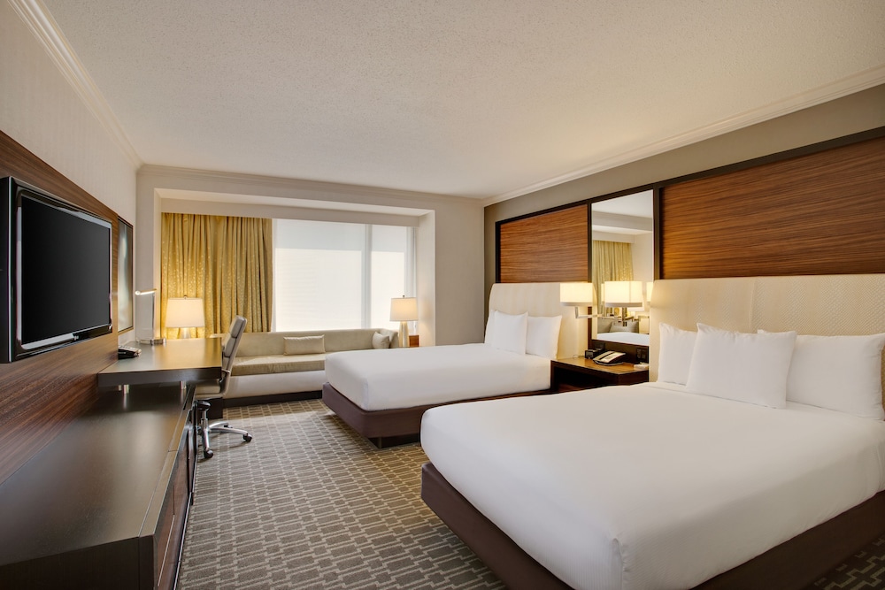 Premier Room, 2 Double Beds (High Floor) - Photo 1