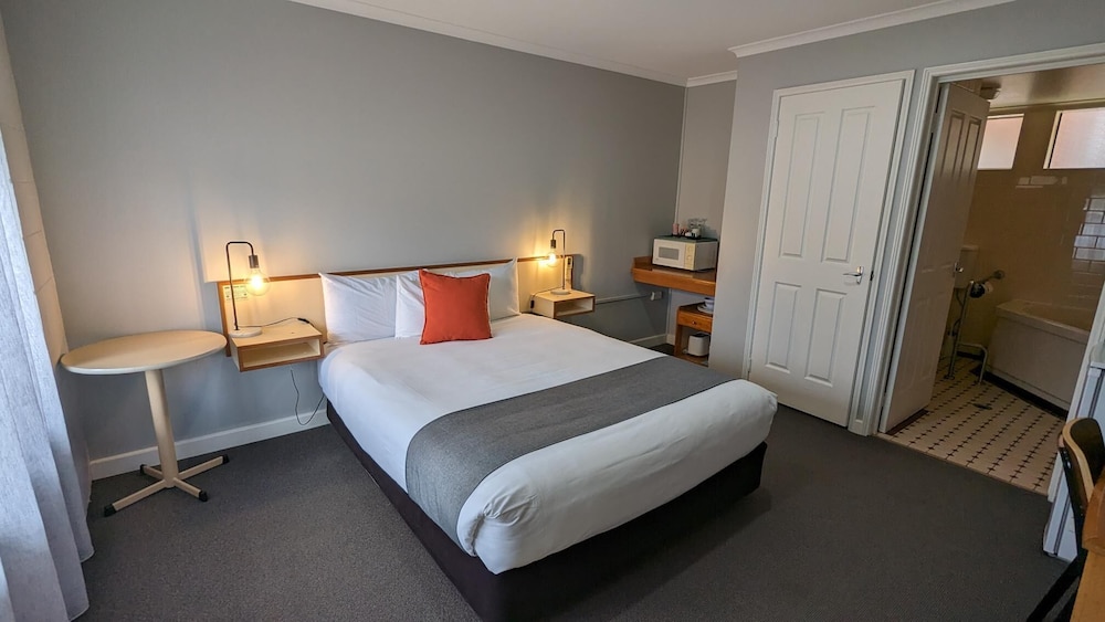 Disabled Accessible Room photo 2