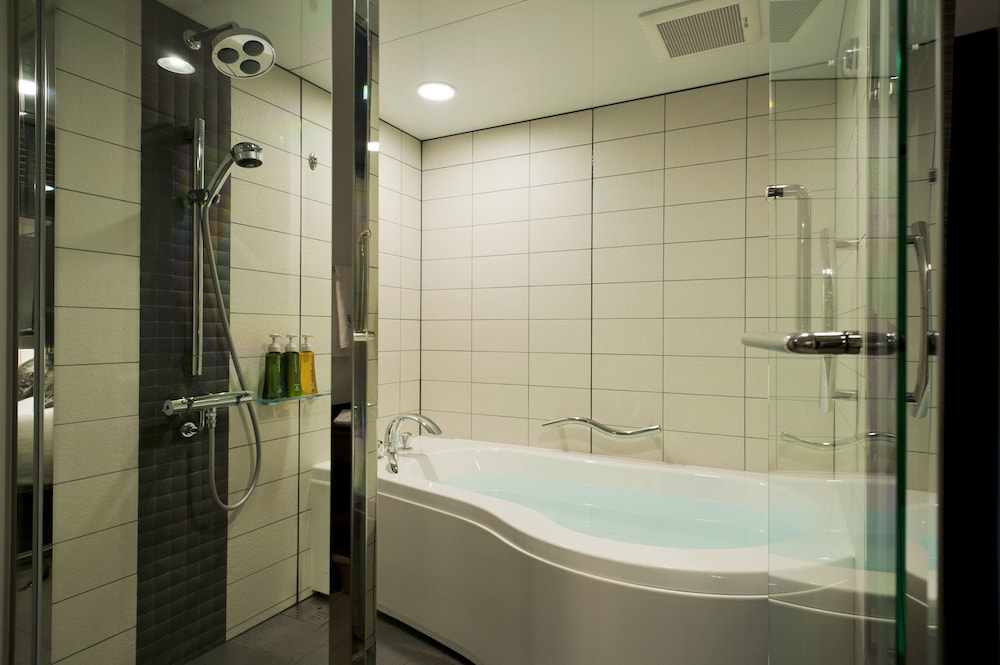 Executive Quadruple Room, Non Smoking (42㎡) - Photo 7
