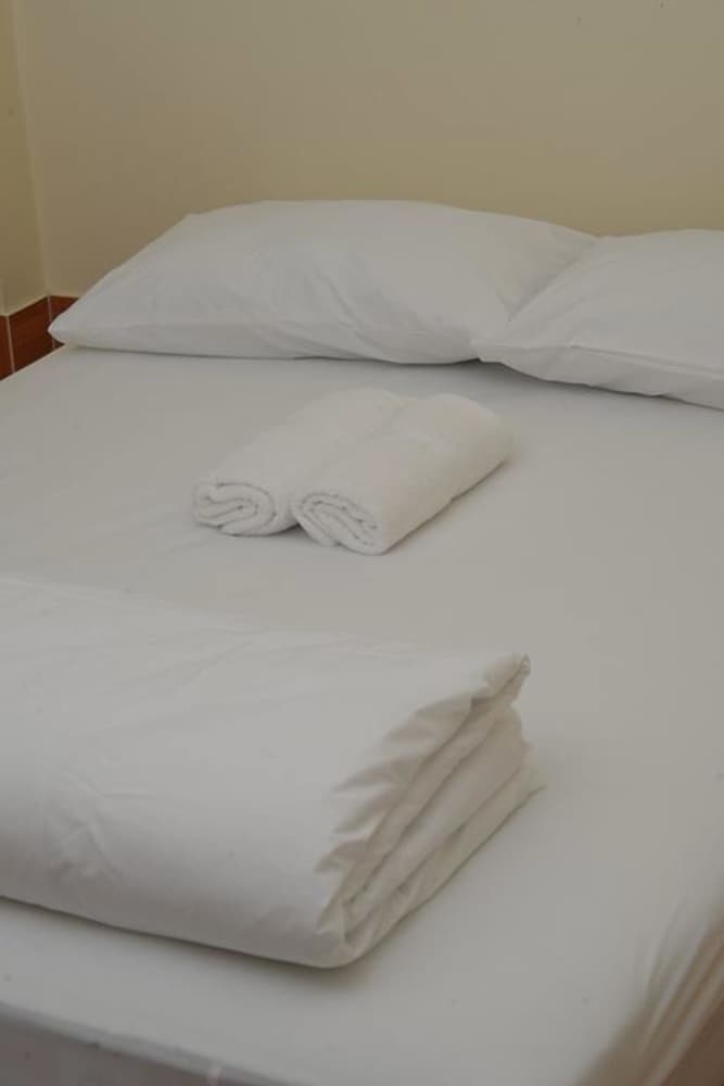 Standard Double Room with Air-con and Shared Bathroom photo 1