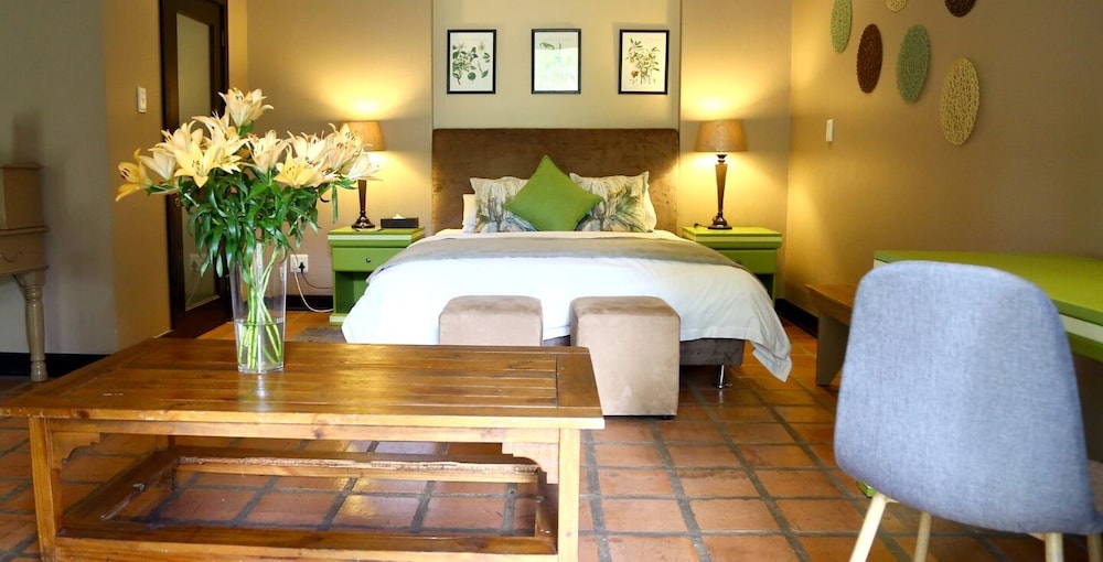 Standard Double Suite - Photo 11