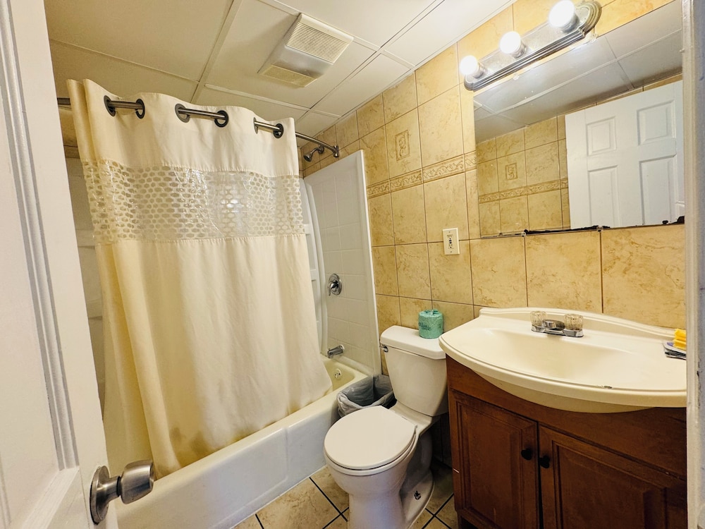 Suite - Photo 22