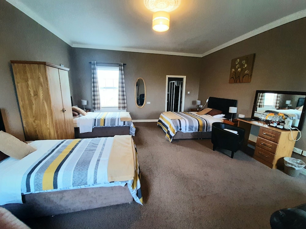 Family Room, Partial Sea View photo 2