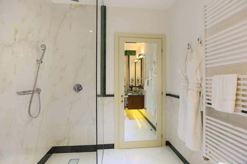 Deluxe Twin Room - Photo 3