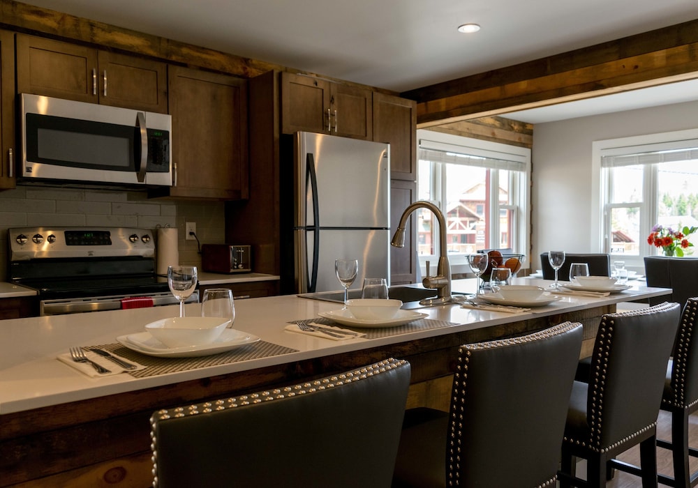 Deluxe House, 4 Bedrooms, Non Smoking, Kitchen photo 1