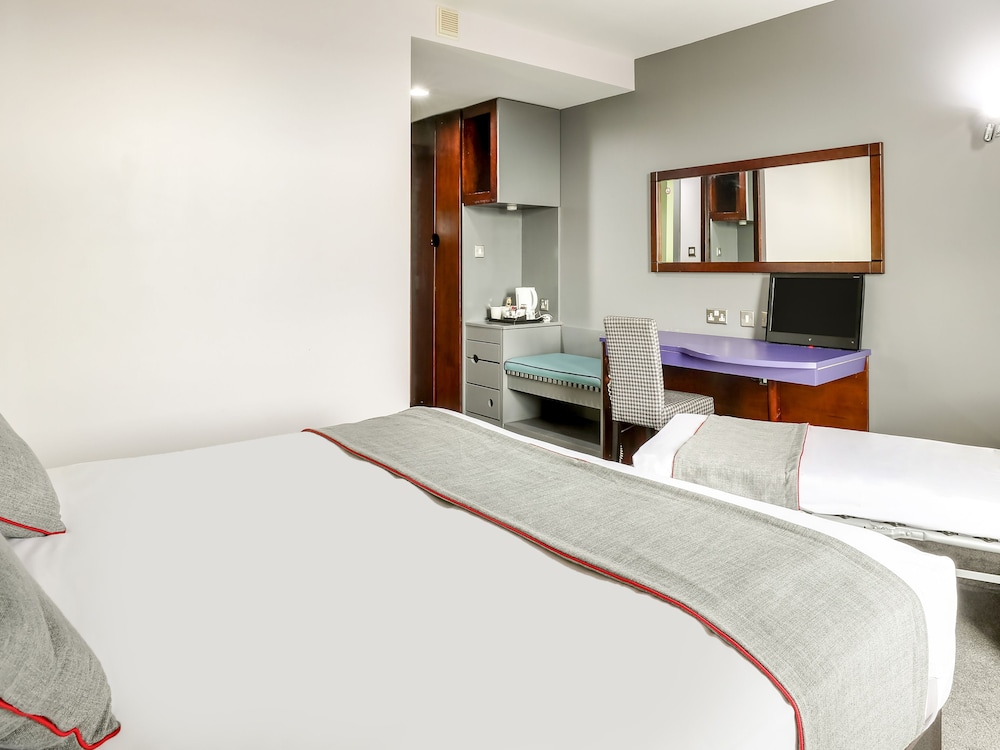 Standard Double Room, 1 King Bed With Sofa Bed photo 3