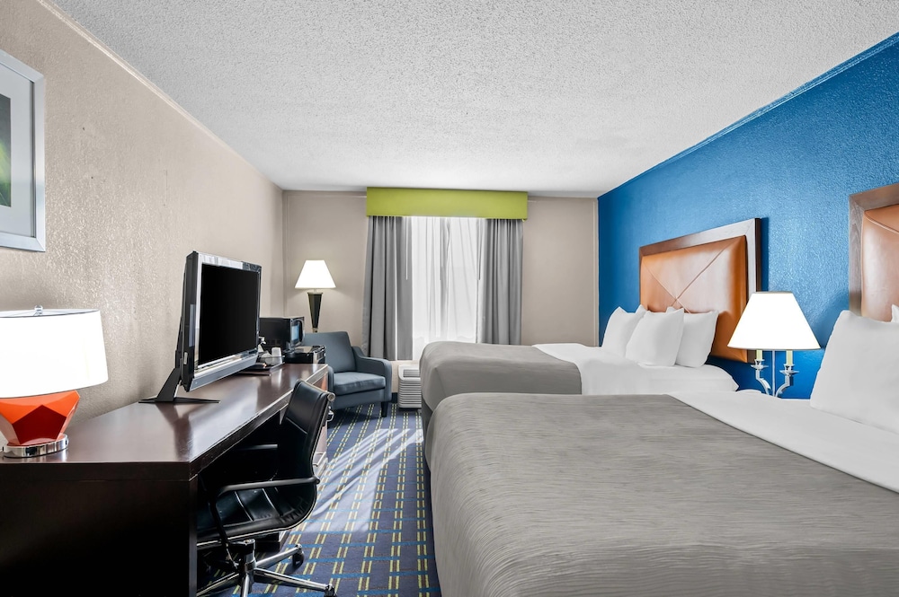 Standard Room, 2 Queen Beds, Non Smoking - Photo 1