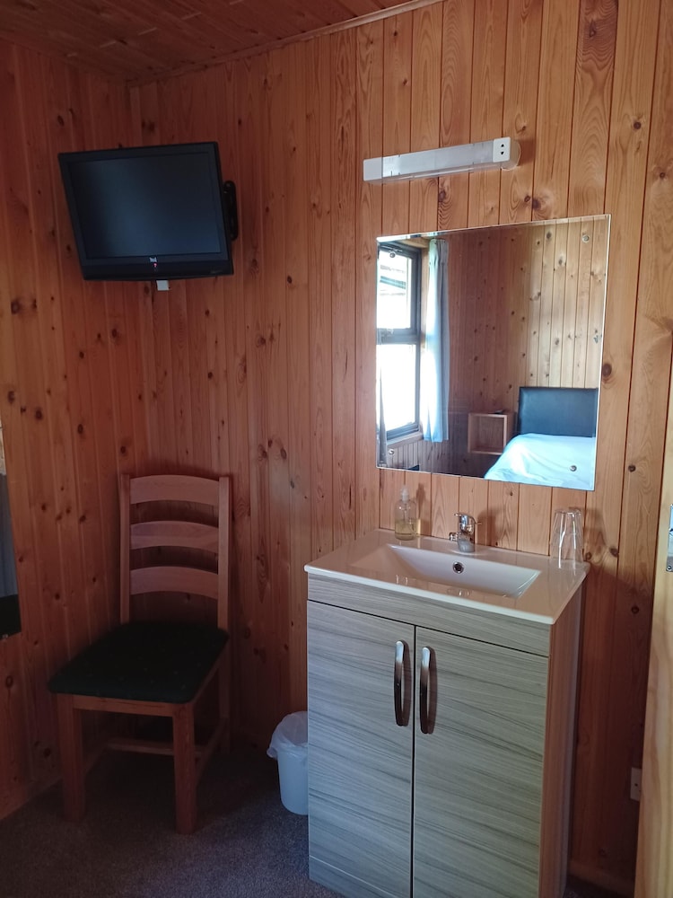 Standard Apartment, Private Bathroom, Garden View photo 3