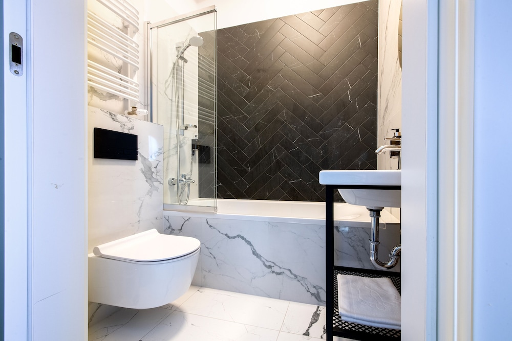 Standard Double or Twin Room, Bathtub photo 3