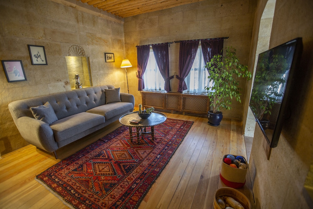 Royal King Suite - Photo 6