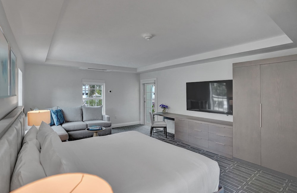 Birch House (Annex) ADA Junior Suite