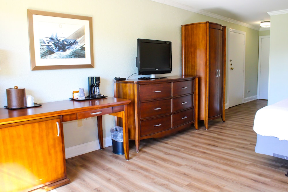 Room, 1 Queen Bed, Mobility Accessible, Courtyard View photo 3