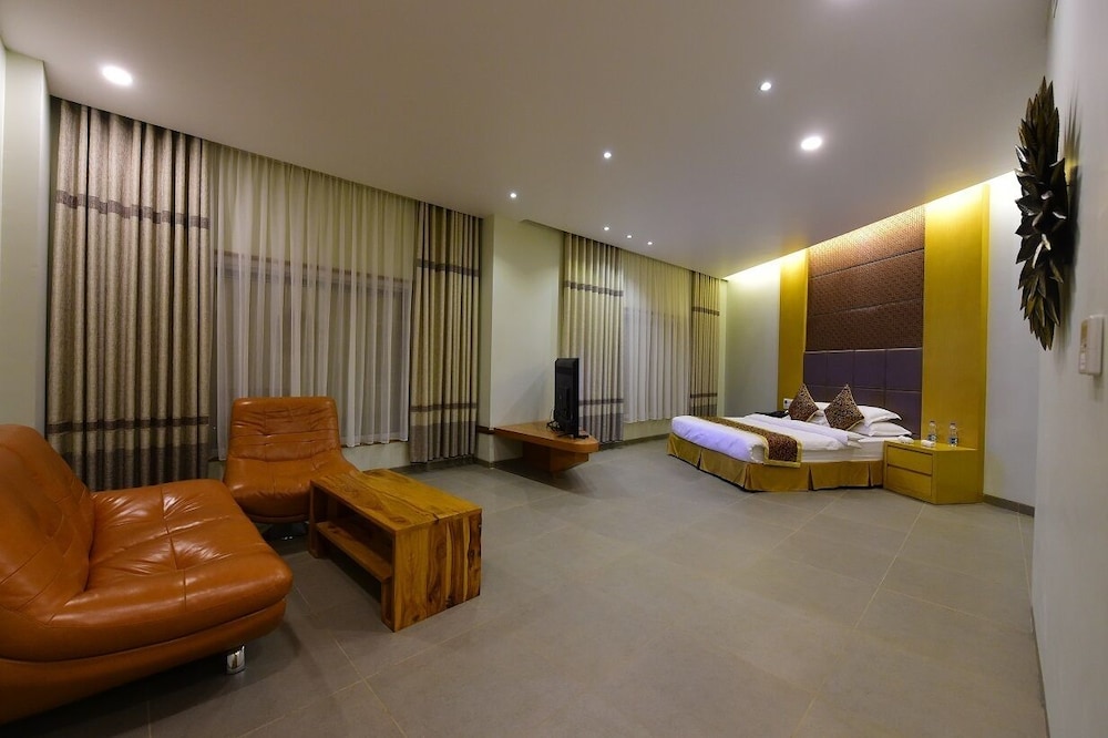 Luxury Suite photo 1