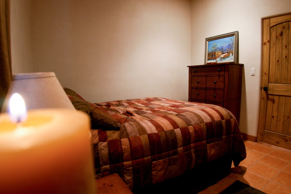 Luxury Mountain View Suites - 4 Bedroom, 2.5 Bath ($150.00 Cleaning fee) photo 2