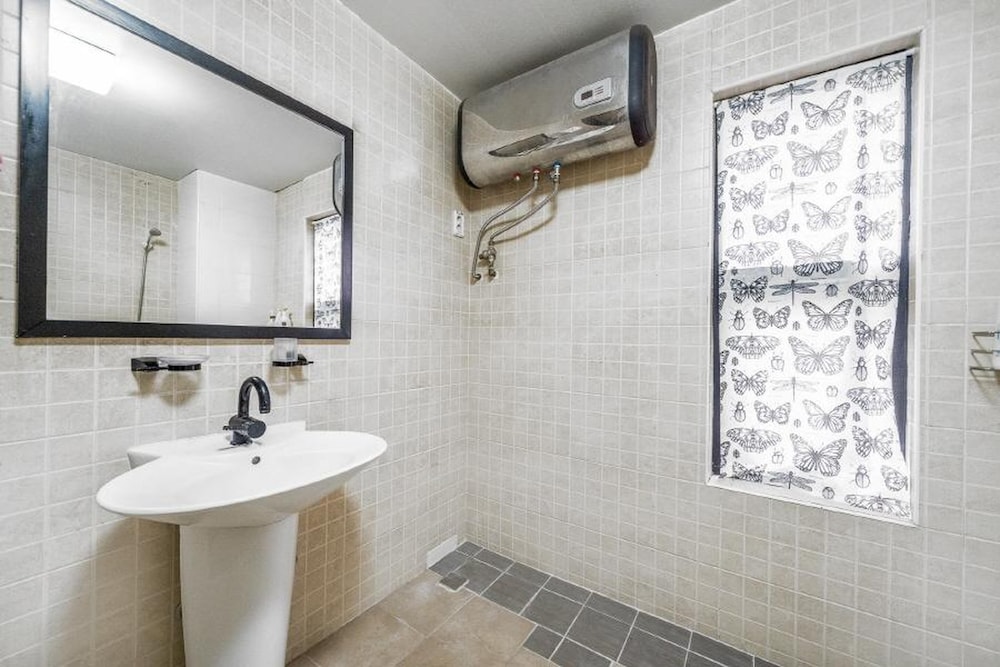 Basic Room, 1 Bedroom (shell) photo 3