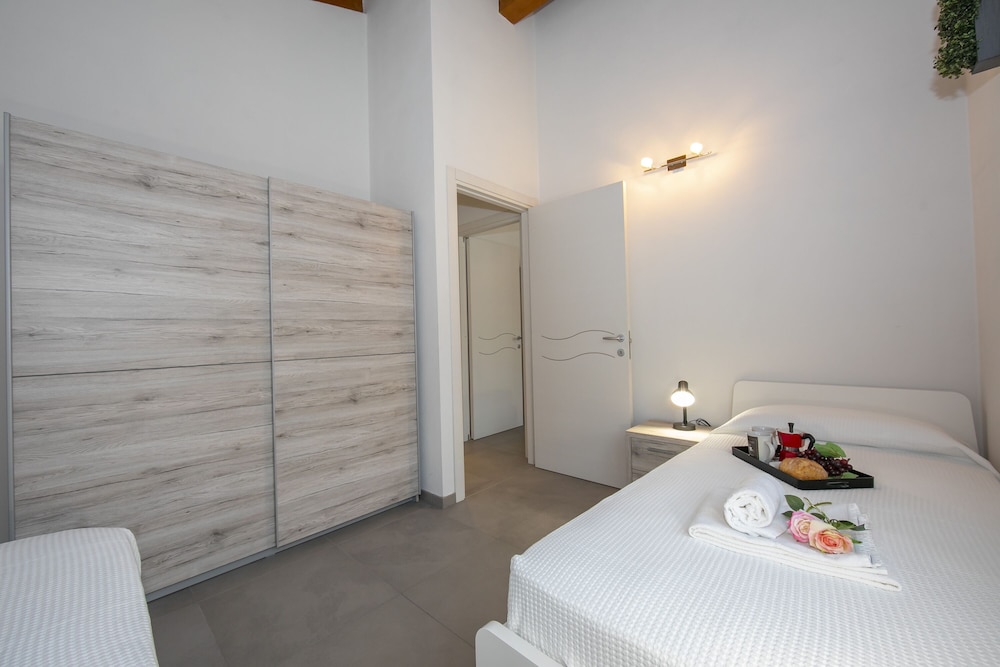 Family Villa, Multiple Bedrooms, 2 Bathrooms, Mountainside (Villa Laura Private Pool and Garden)