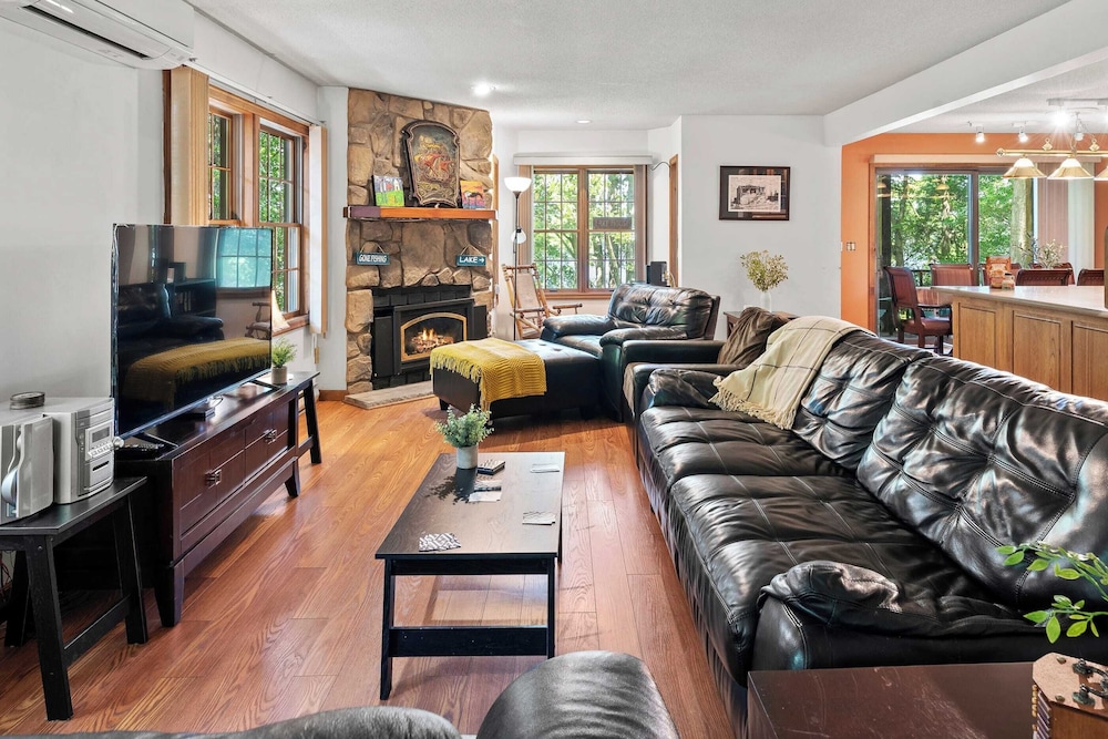 House (4 Bedrooms) photo 2