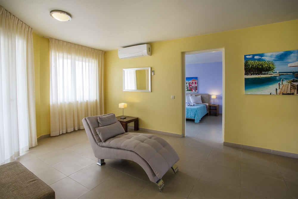 Deluxe Apartment, 3 Bedrooms, Ocean View photo 2