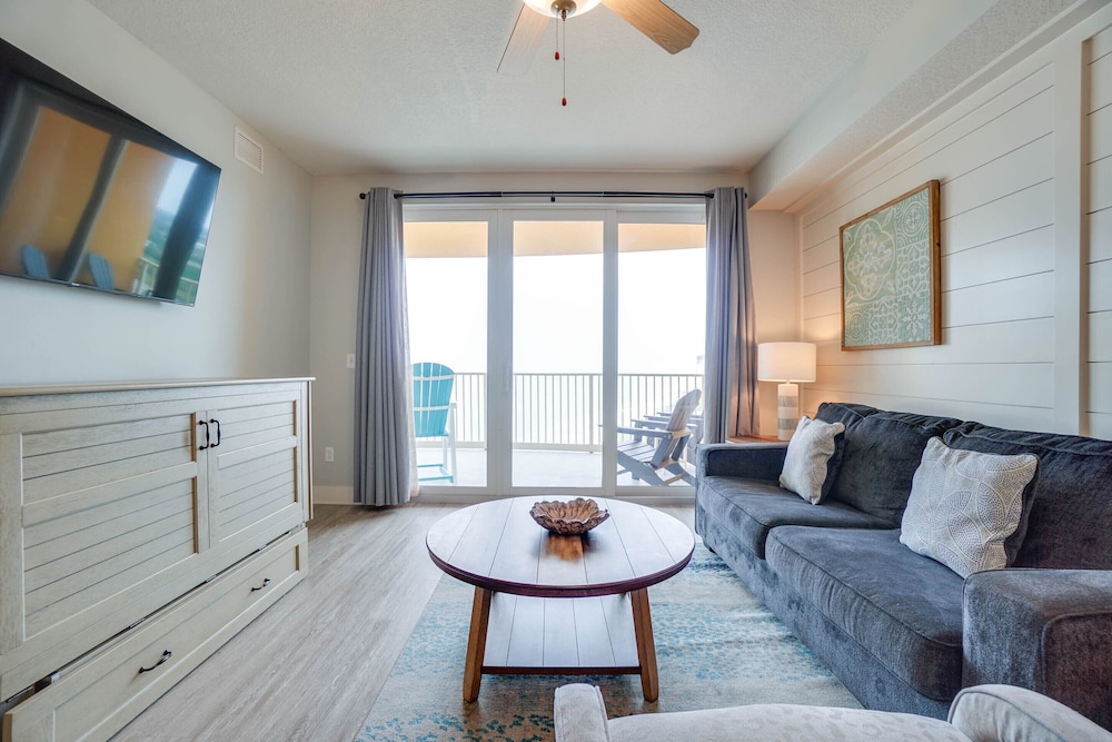 Condo, 3 Bedrooms, Sea View (2202)