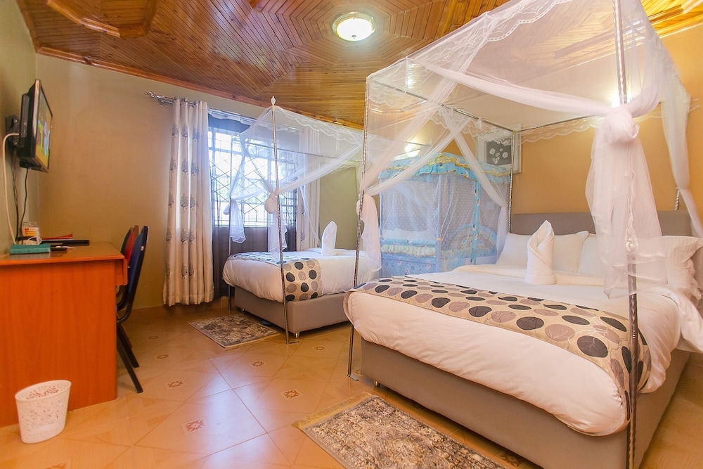 Family Room, 2 Double Beds photo 3
