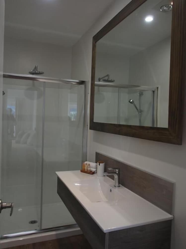 Premium Double Room, 1 Queen Bed, Mountain View photo 3