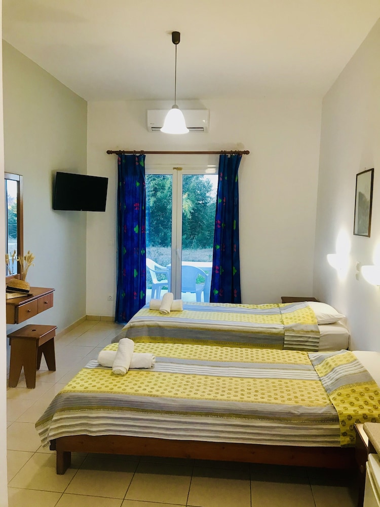 Room, 1 Bedroom, Smoking, Private Pool photo 1