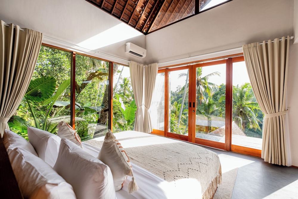 One Bedroom Private Pool Villa with Valley View - Photo 12