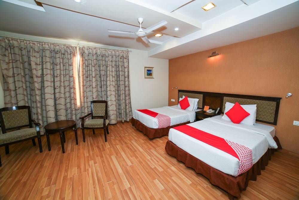 Suite, 1 King Bed photo 3