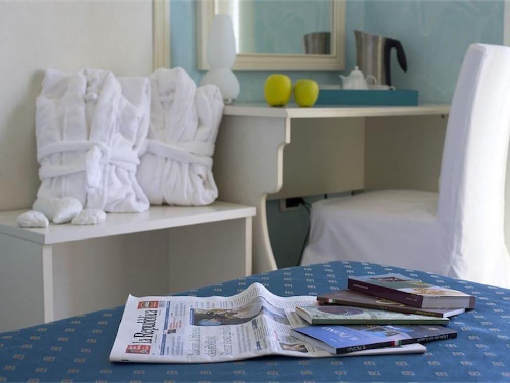 Economy Double Or Twin Room photo 3