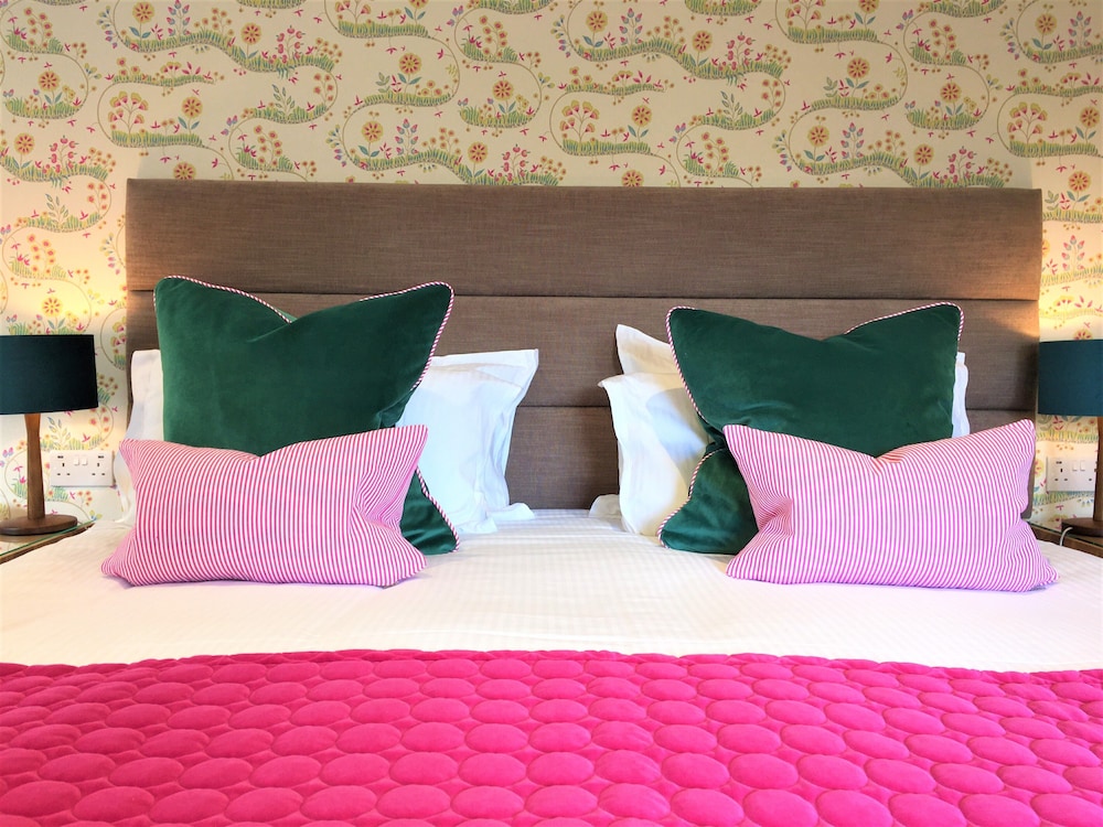 Premium Comfy (Room 11)