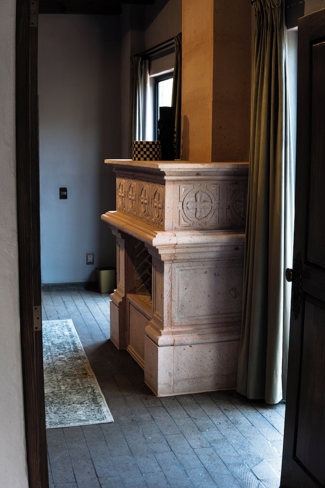 Presidential Suite, Hill View photo 3