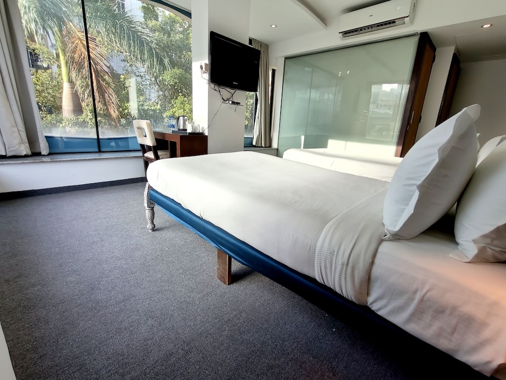 Deluxe Twin Room photo 2