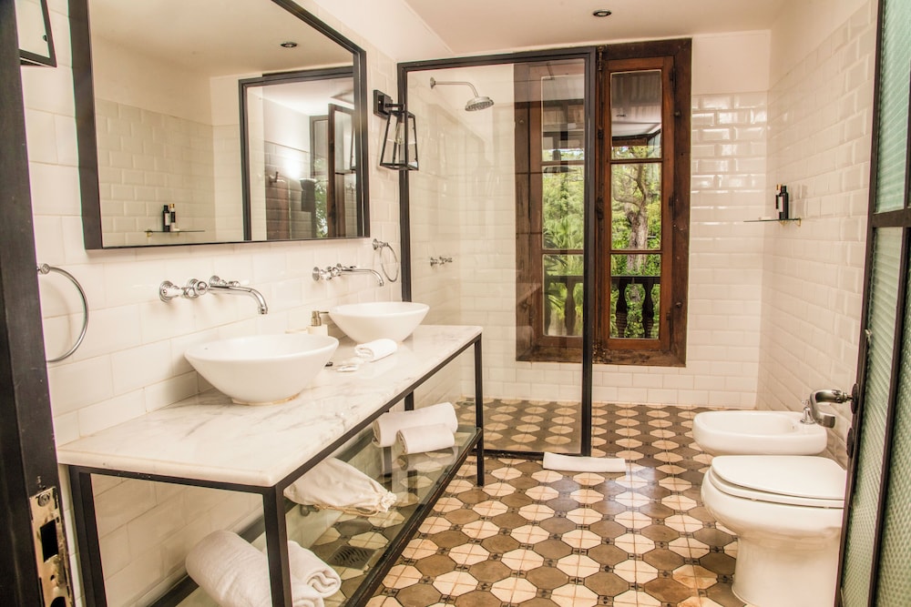 Deluxe Suite, Lake View photo 3