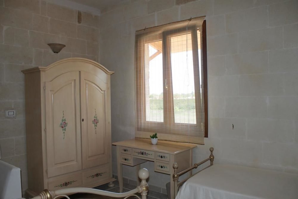 Basic Triple Room photo 3