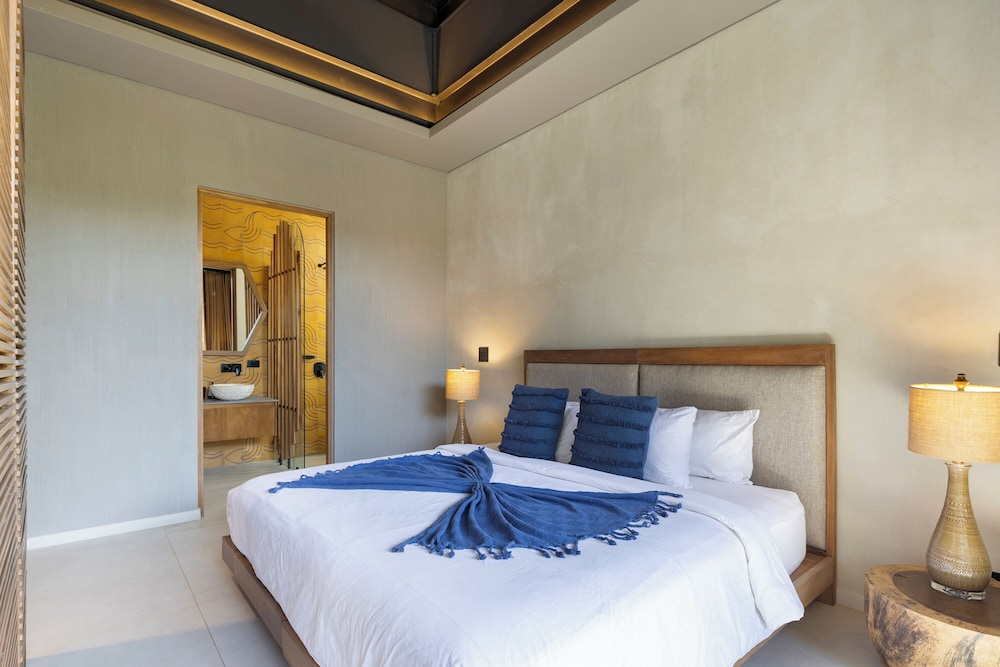 Luxury Loft, 1 Bedroom, Balcony, Garden View photo 3