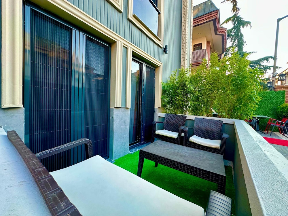 Family Apartment, 2 Bedrooms, Balcony, Garden View photo 1